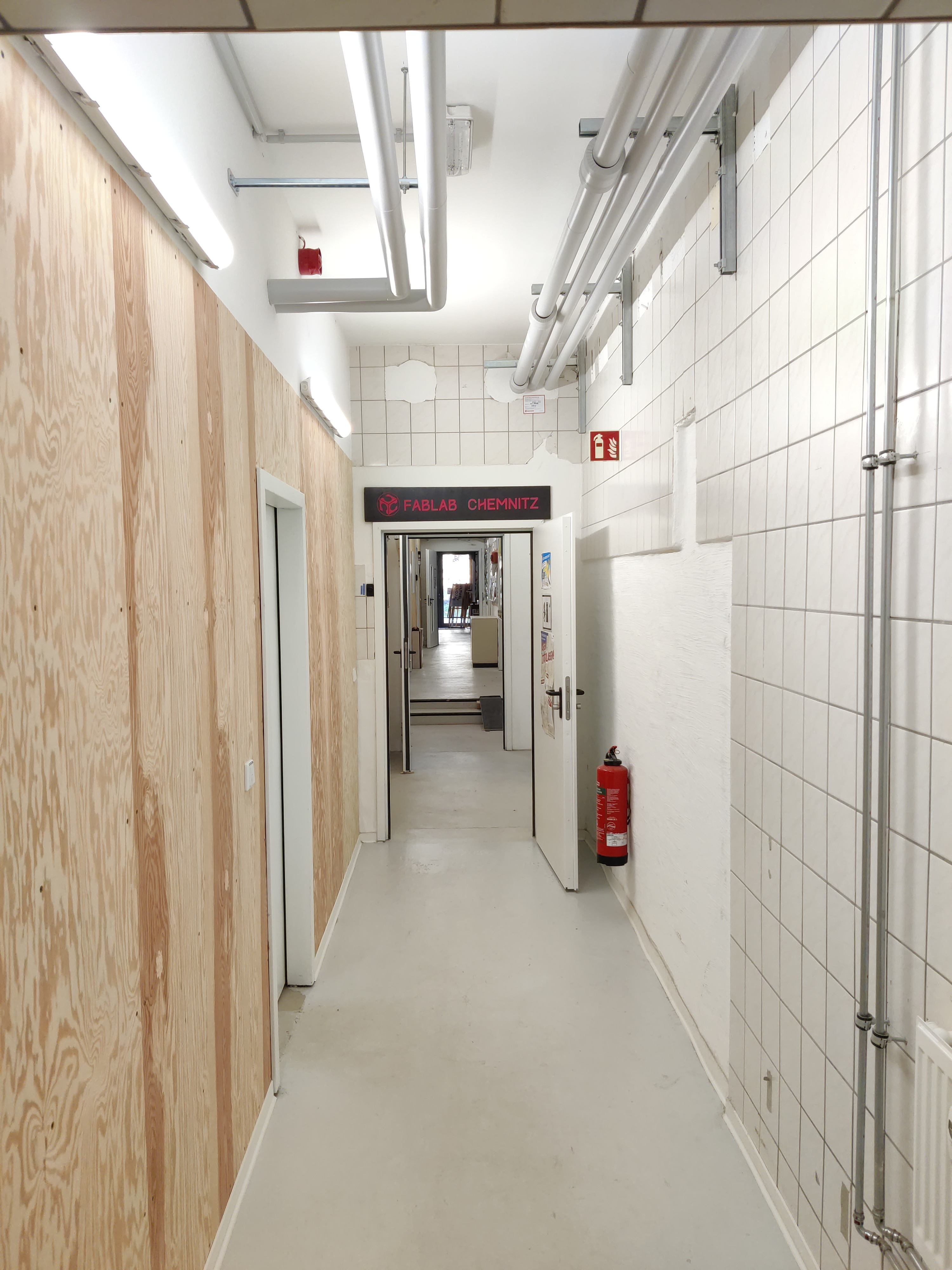 View from the hallway into the FabLab